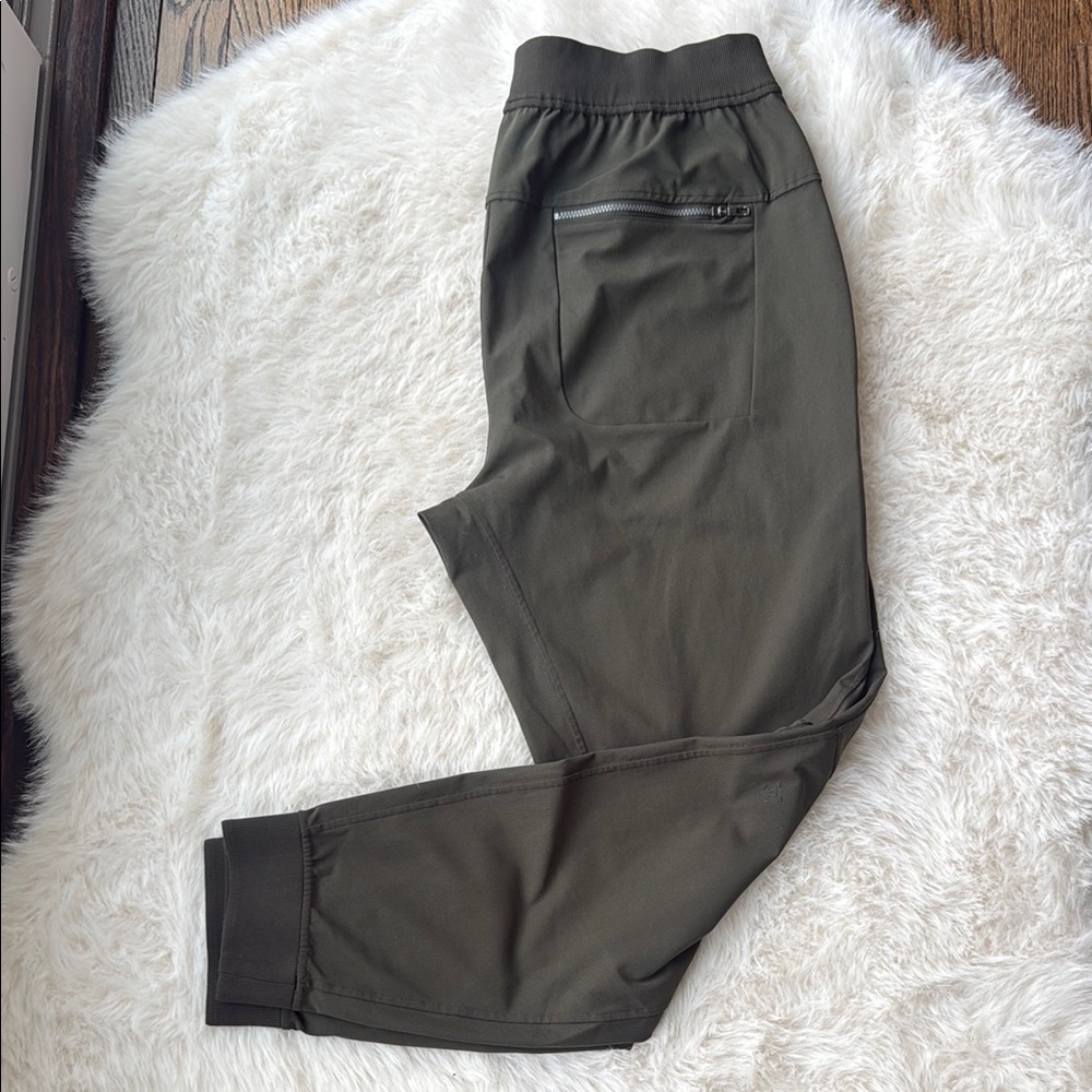 Lululemon Men's Olive Joggers